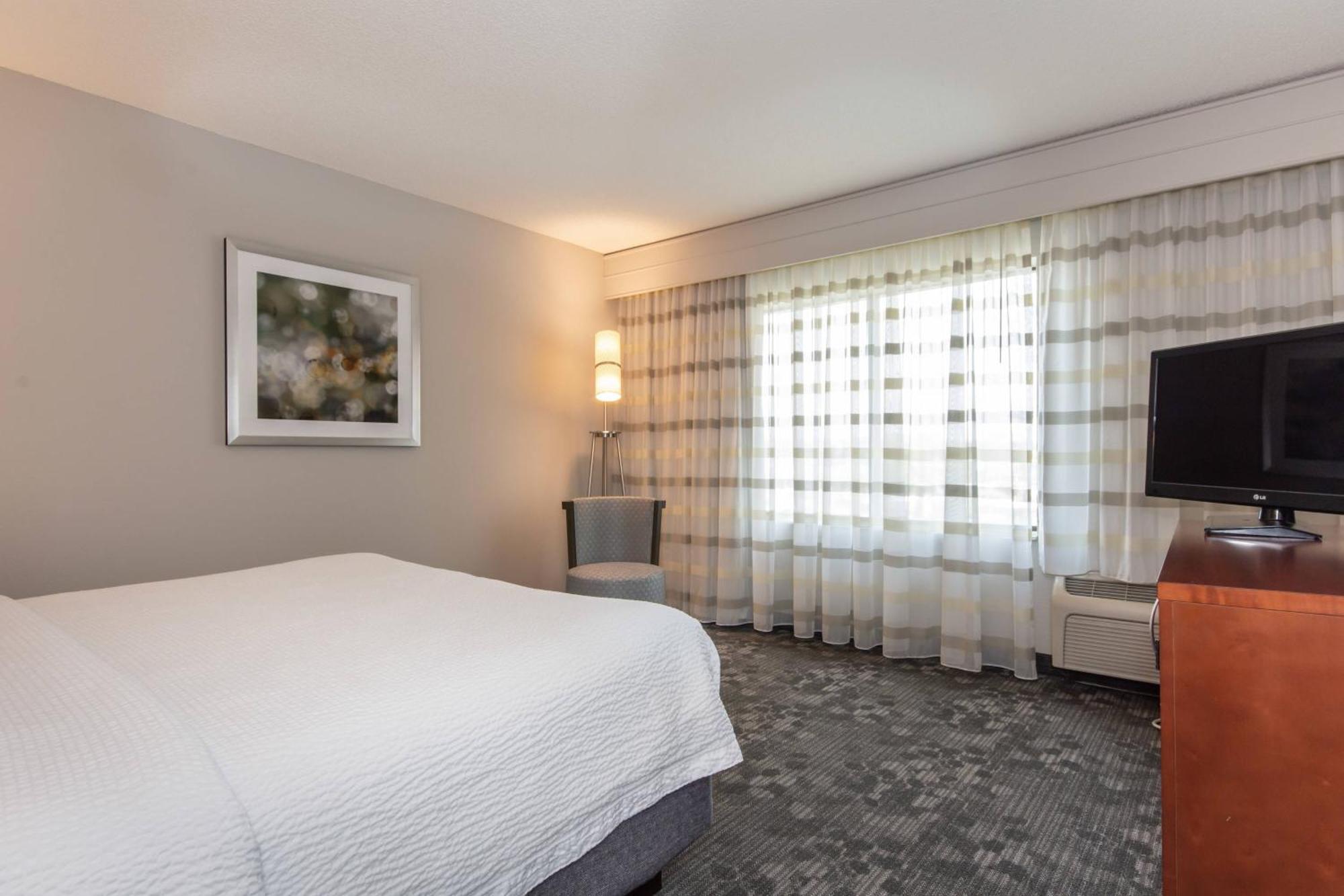 Courtyard By Marriott Charlotte Lake Norman Huntersville Eksteriør bilde