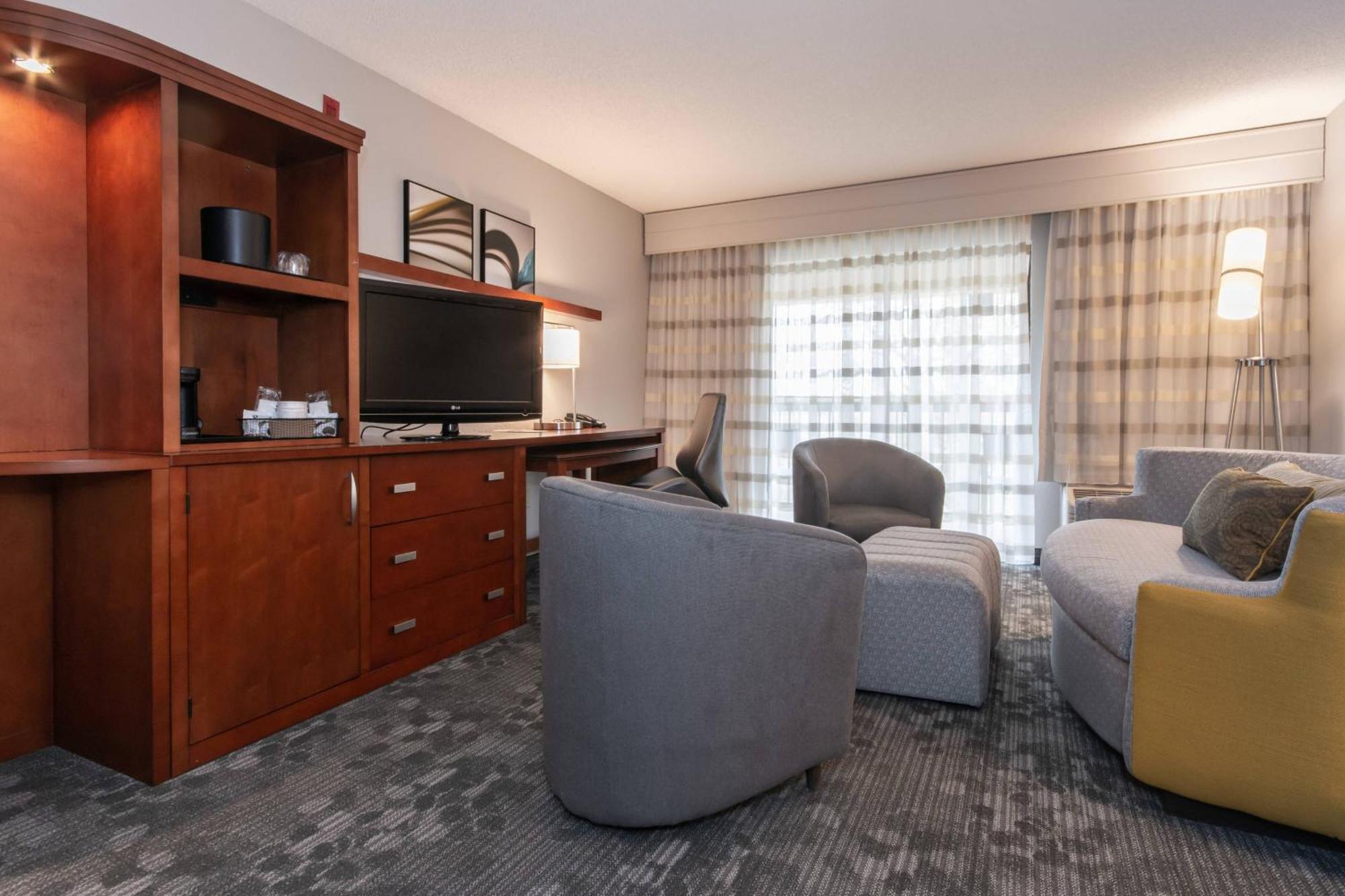 Courtyard By Marriott Charlotte Lake Norman Huntersville Eksteriør bilde